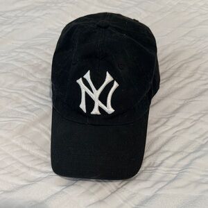 Black Cap with NY Yankees Logo